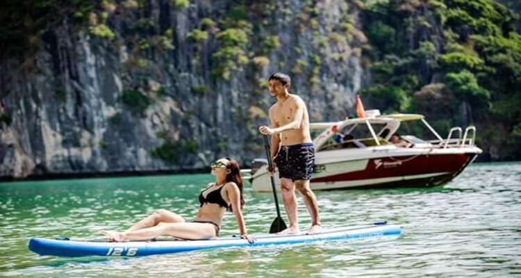 Chèo Kayak đảo Khỉ Cát Bà